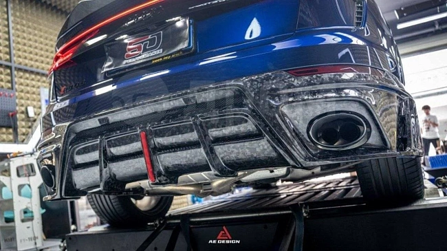 картинка Задний диффузор Audi RSQ8 2021 со стоп сигналом магазин  StreetTuning 